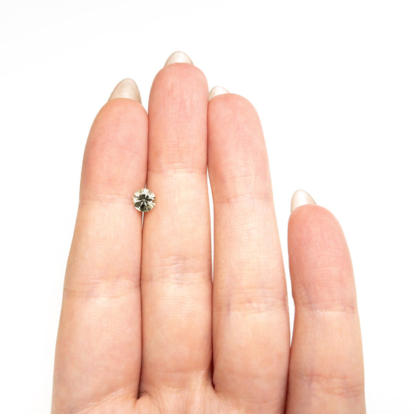0.76ct 5.56x5.52x3.52mm Round Brilliant Sapphire 26134-16 - Gem