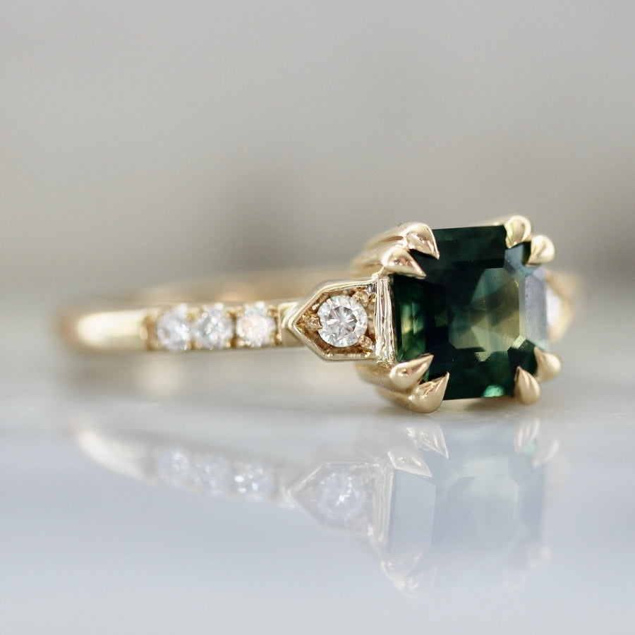 
            Stars Hollow Green Asscher Cut Sapphire Ring