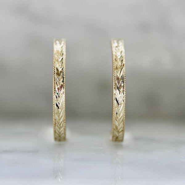 HoneyPotEngravedGoldHalfHoopEa