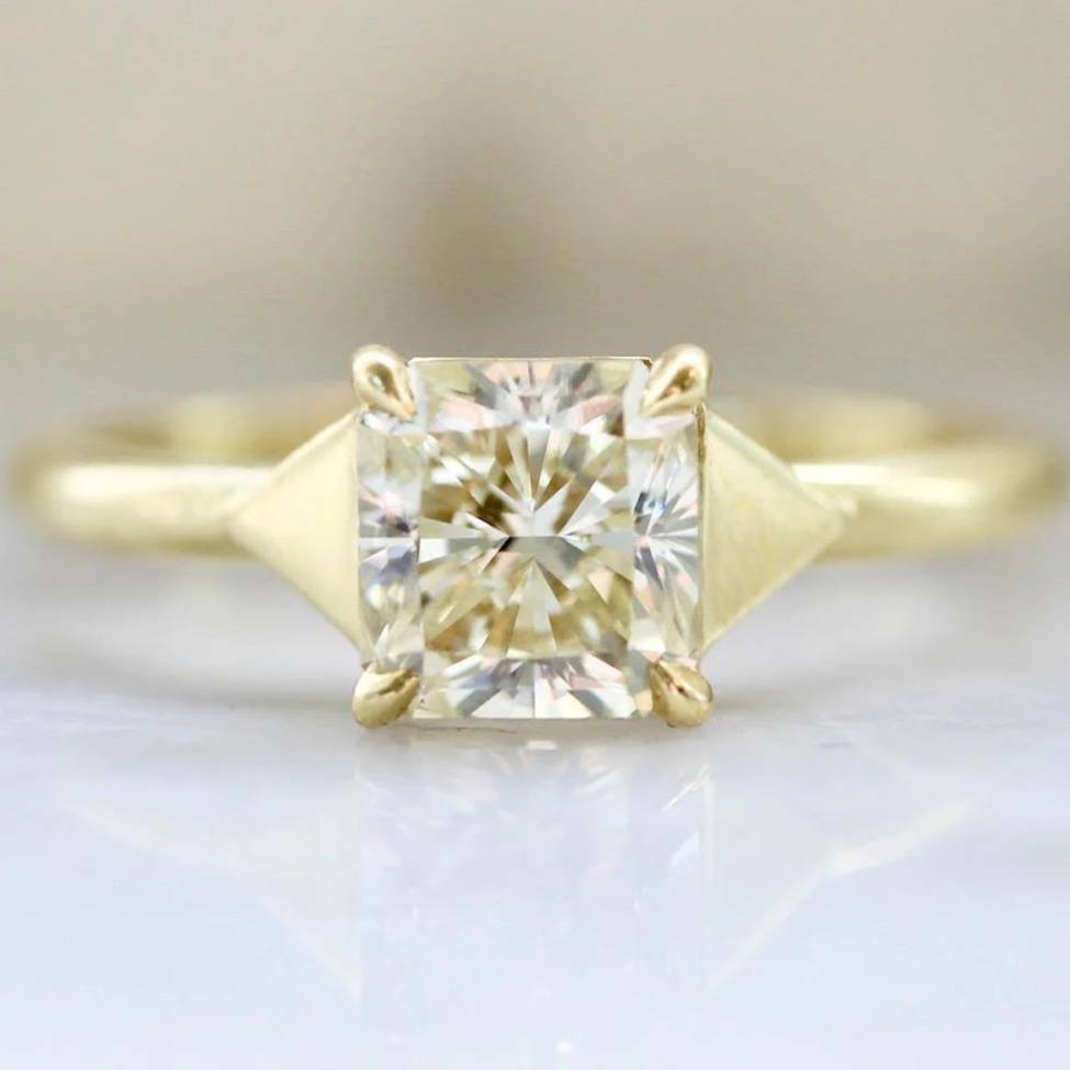 Radiant Cut Diamond Rings: Your Guide