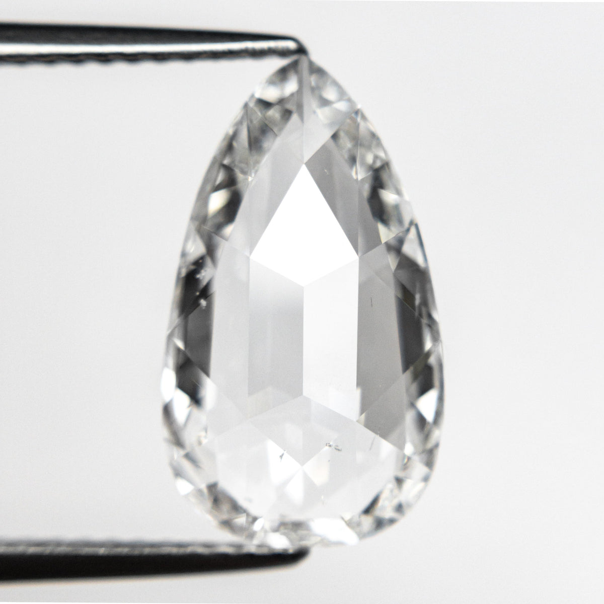 
            3.33ct 15.13x8.69x3.22mm GIA SI1 E Pear Rosecut 19157-01