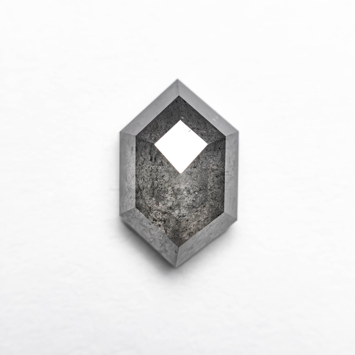 
            1.52ct 8.82x5.59x3.53mm Hexagon Step Cut 19247-10