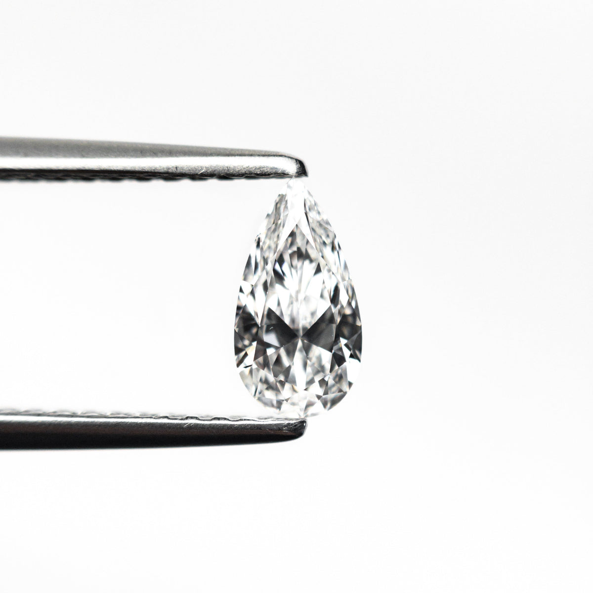 
            0.40ct 7.38x3.93x2.31mm VS2 E Pear Brilliant 19438-42