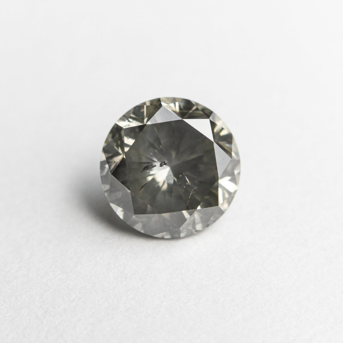 
            1.32ct 6.77x6.76x4.35mm I1 Fancy Grey Round Brilliant 19755-09