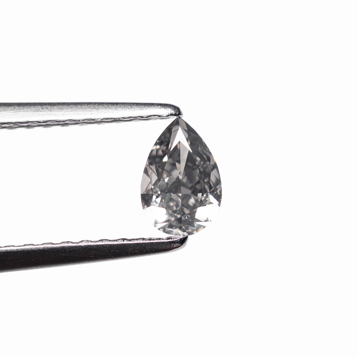 
            0.40ct 5.57x3.75x2.60mm Pear Brilliant 19923-48