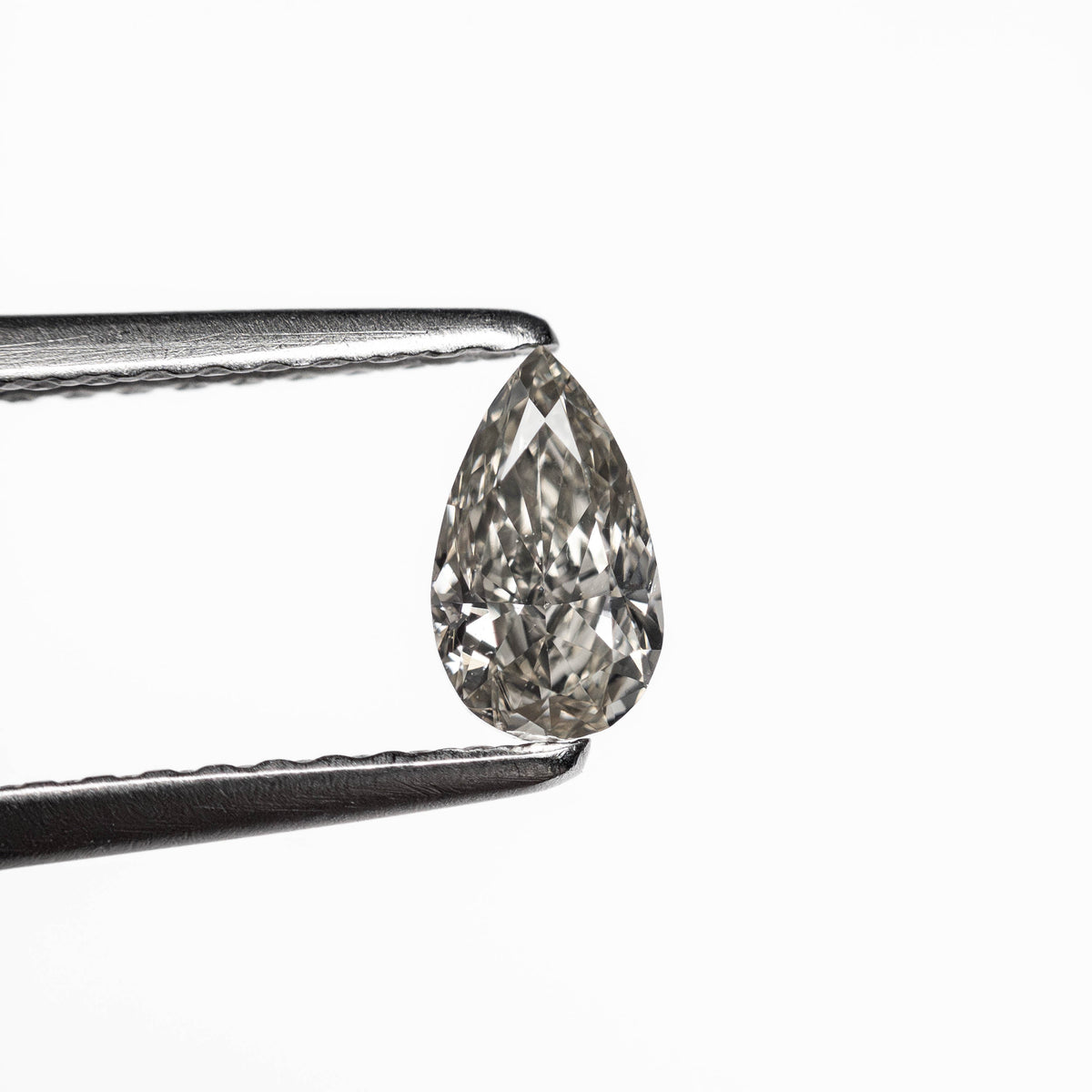 
            0.34ct 6.93x3.44x2.32mm Pear Brilliant 19923-54