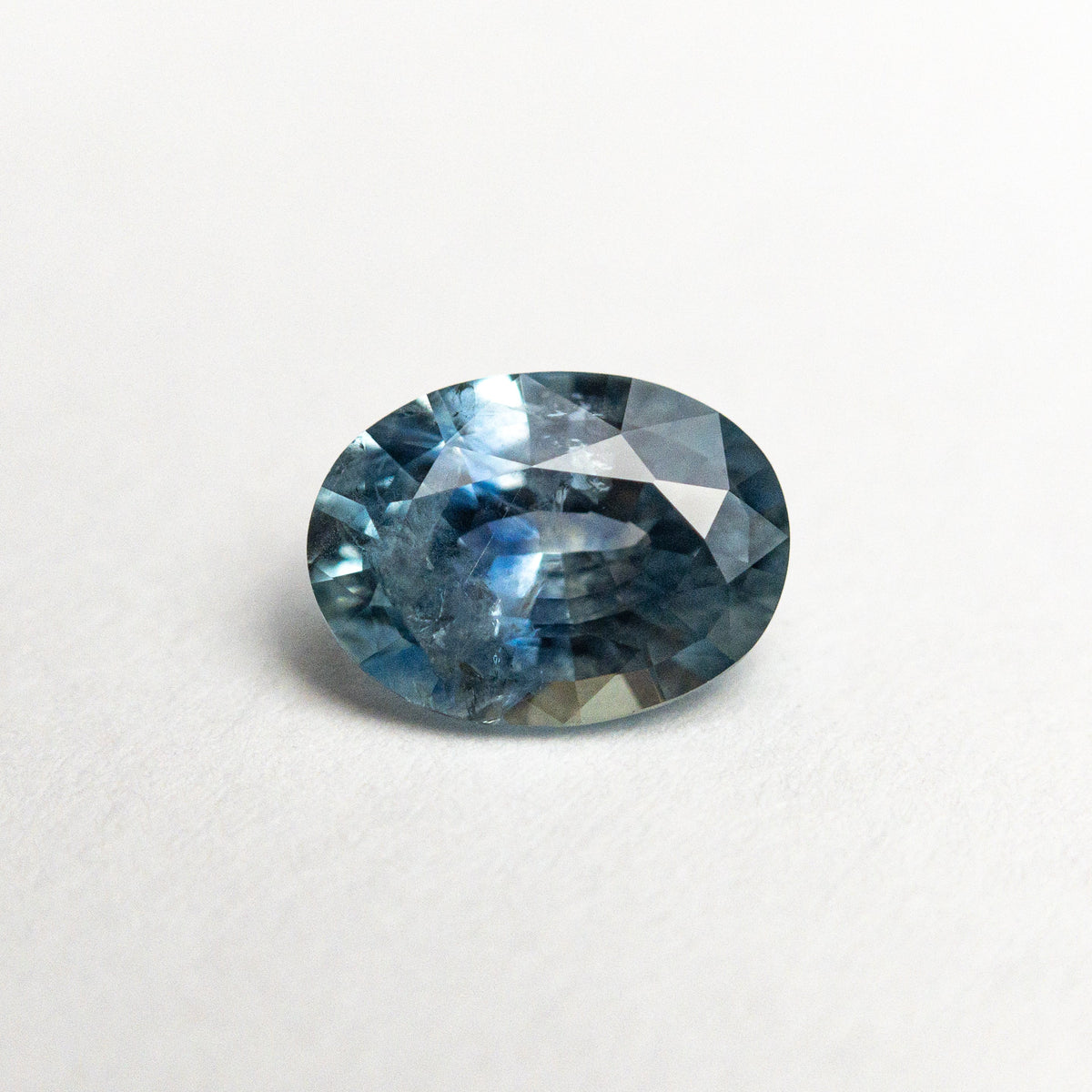 
            0.91ct 6.82x5.04x3.24mm Oval Brilliant Sapphire 19939-02