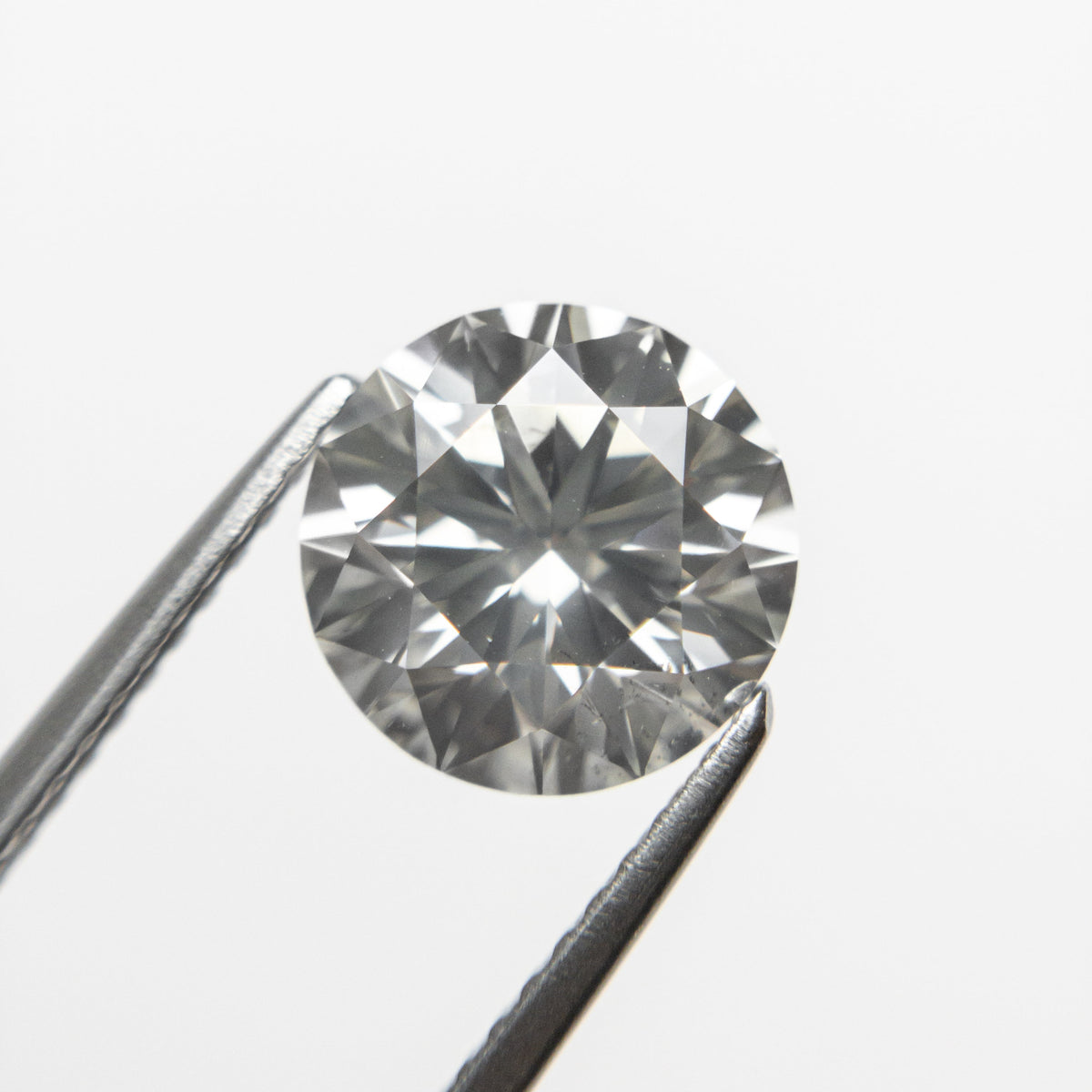 
            2.19ct 8.32x8.25x5.13mm GIA SI2 Fancy Grey Round Brilliant 19948-01