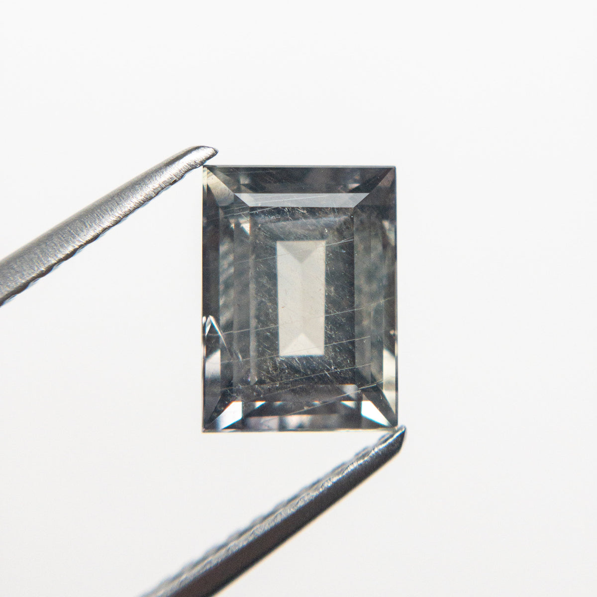 
            2.19ct 8.12x6.00x4.09mm Rectangle Step Cut Sapphire 20058-01