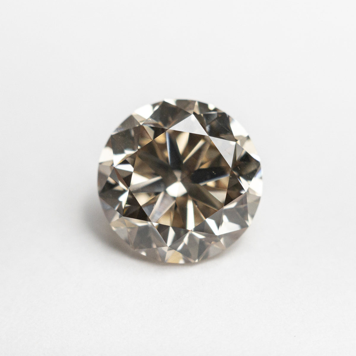
            3.00ct 8.92x8.91x5.75mm VS2 Champagne Round Brilliant 20231-01