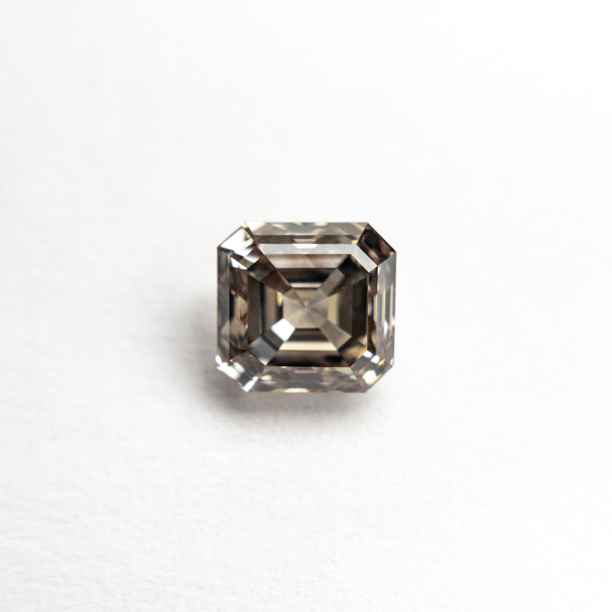 
            1.00ct 5.43x5.23x3.57mm VS1 C4 Cut Corner Square Step Cut 20705-11