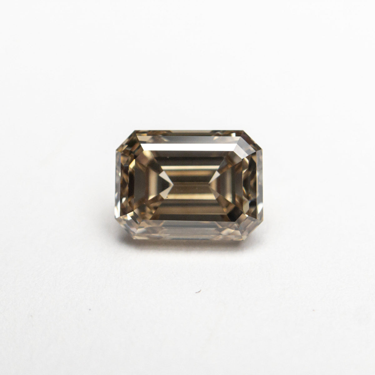 
            1.08ct 6.40x4.75x3.63mm VS2 C6 Cut Corner Rectangle Step Cut 20706-10