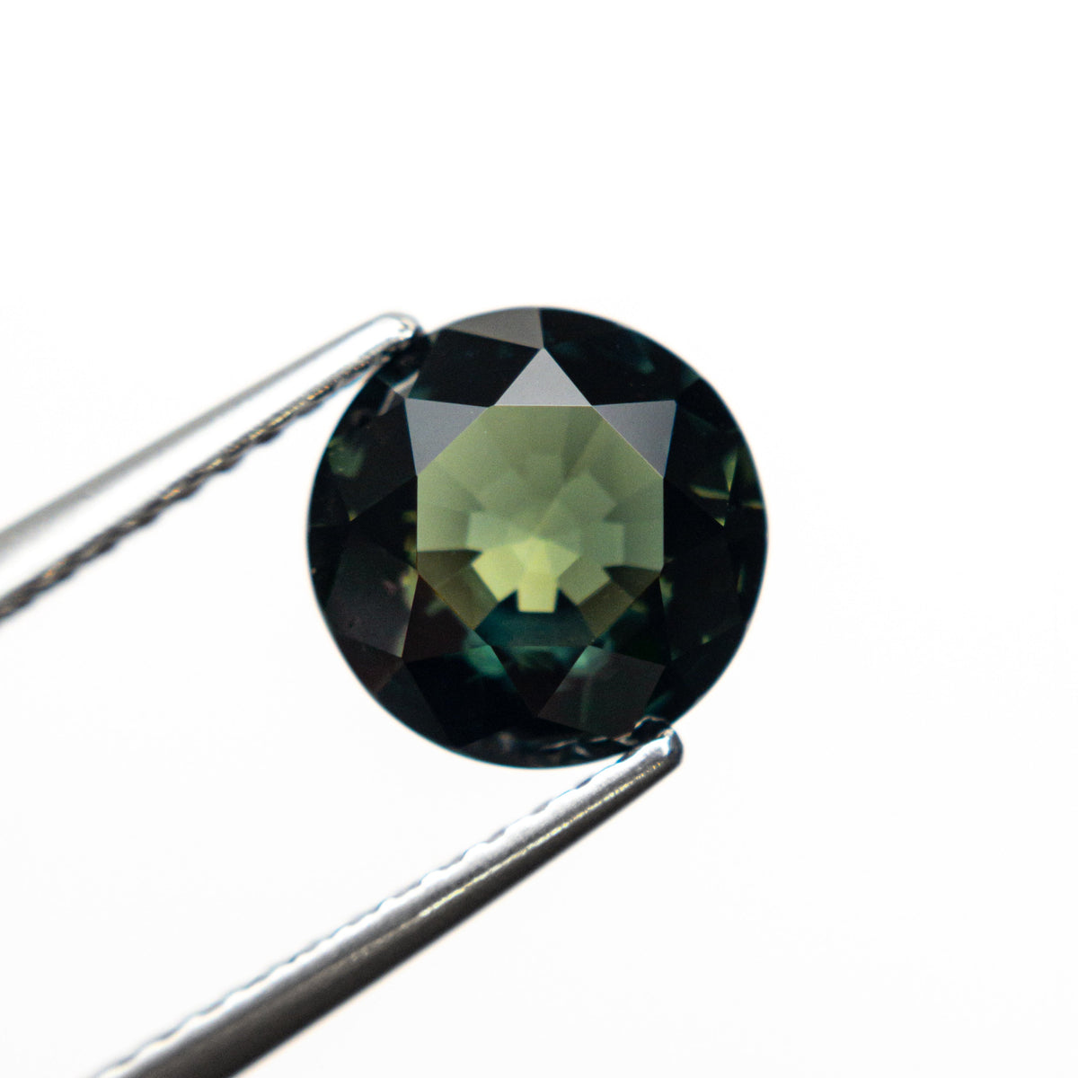 
            2.46ct 7.93x7.87x4.89mm Round Brilliant Sapphire 20960-01