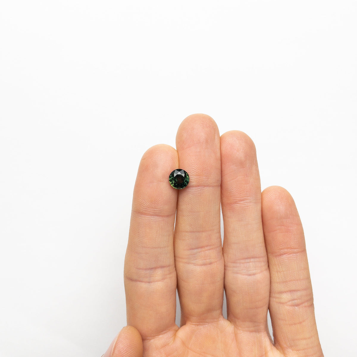 
            2.19ct 7.59x7.55x4.81mm Round Brilliant Sapphire 20960-02