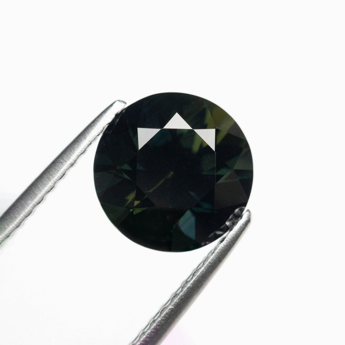 
            2.71ct 8.47x8.40x5.65mm Round Brilliant Sapphire 20992-05