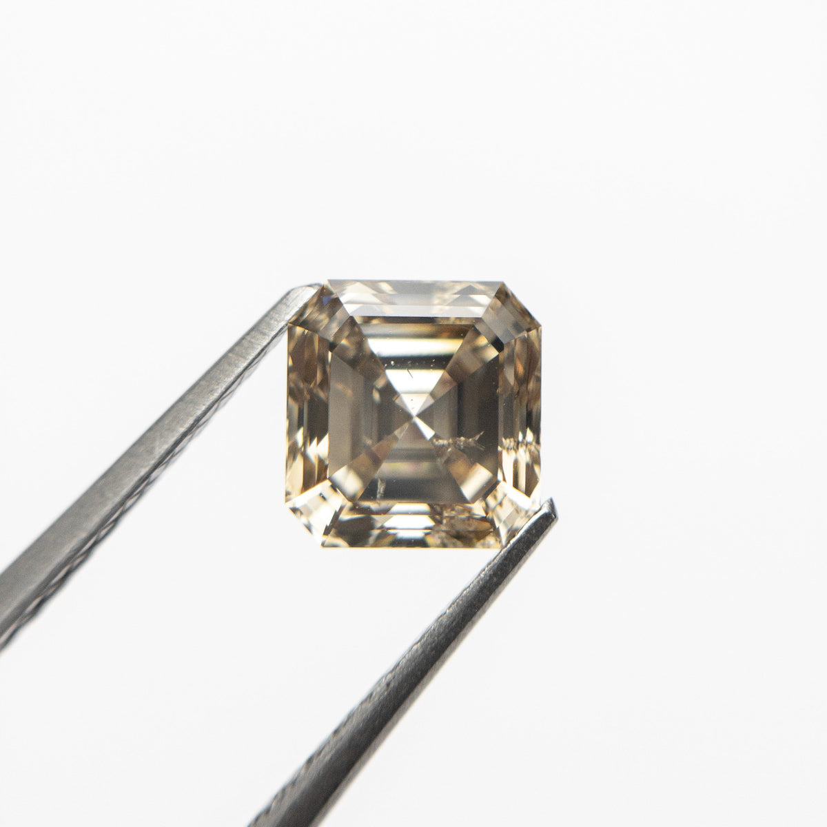 
            1.21ct 5.91x5.64x3.93mm SI3 Cut Corner Square Step Cut 19163-45 🇨🇦 - Misfit Diamonds