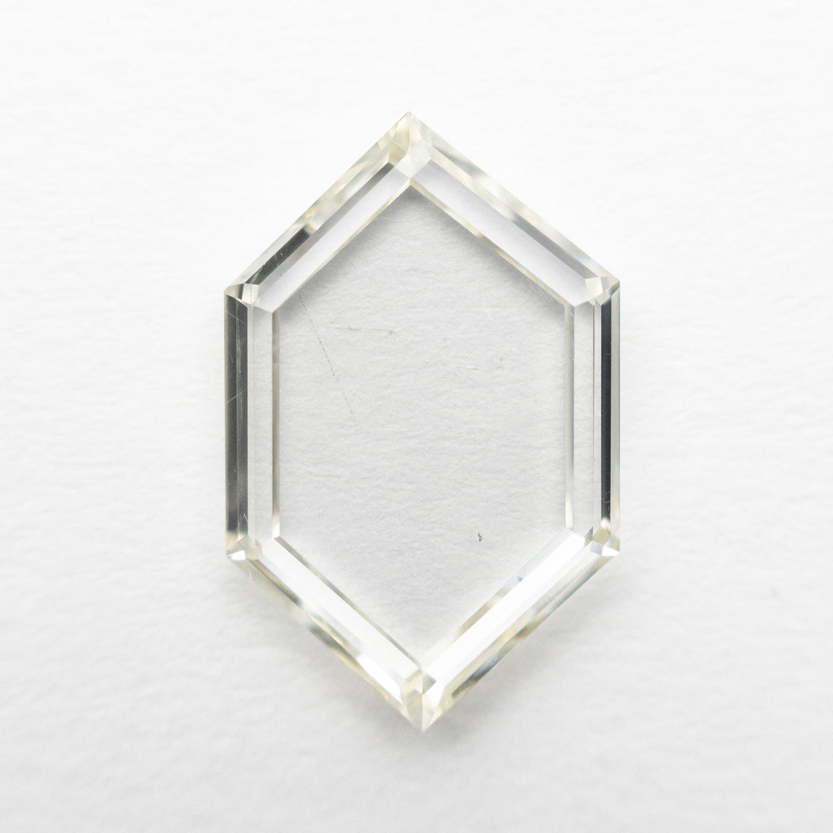 
            2.37ct 13.28x8.43x2.07mm SI2 L Hexagon Portrait Cut 21688-01