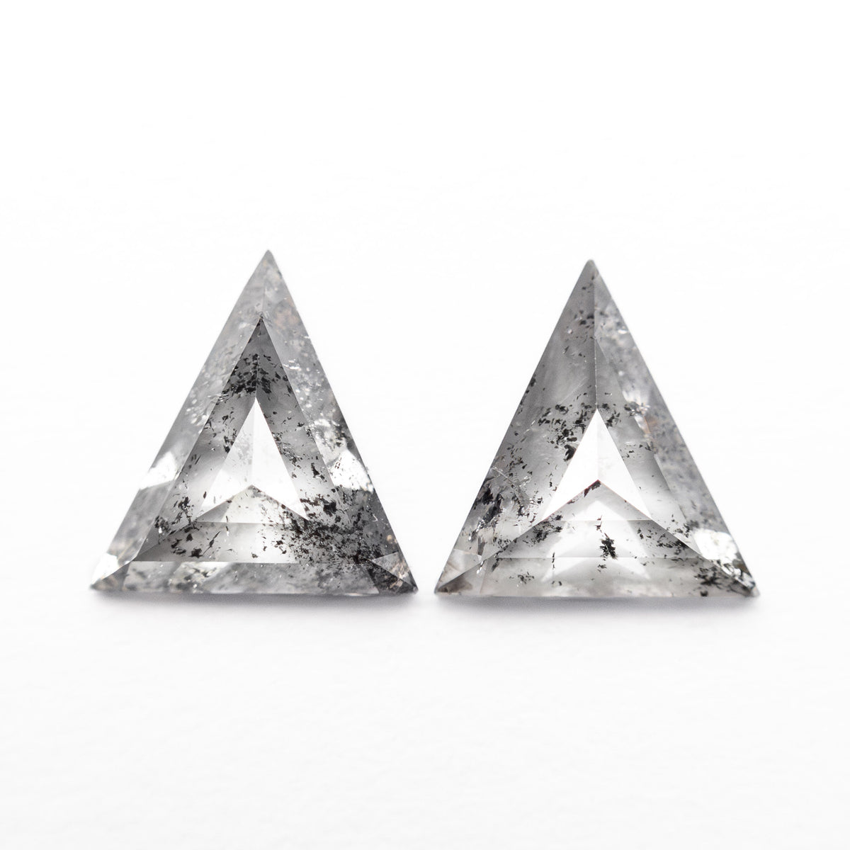 
            1.01cttw 2pc 6.73x6.40x2.21mm 6.65x6.31x1.82mm Triangle Rosecut Matching Pair 21869-11