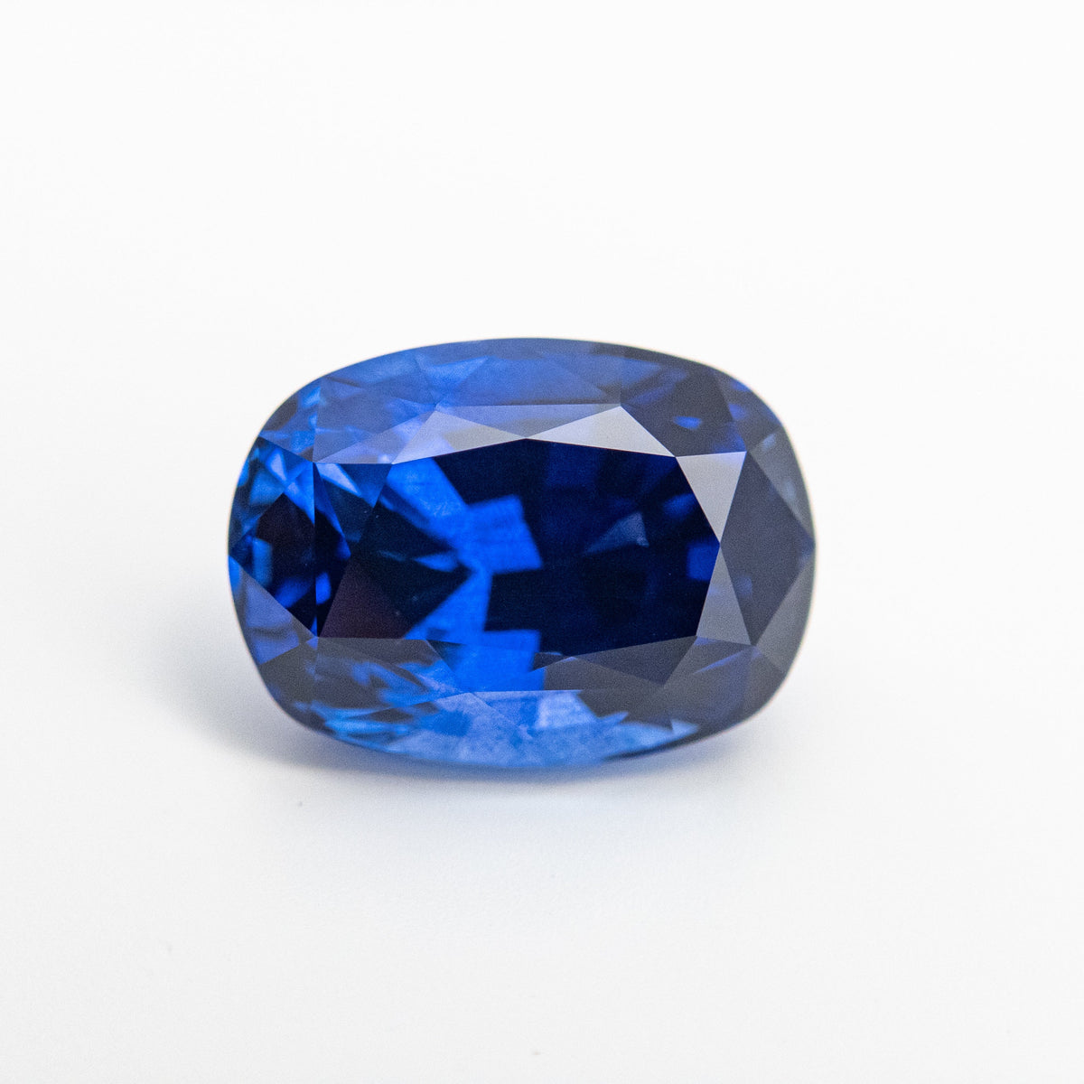 
            2.98ct 9.22x6.66x5.66mm Cushion Brilliant Sapphire 22149-01