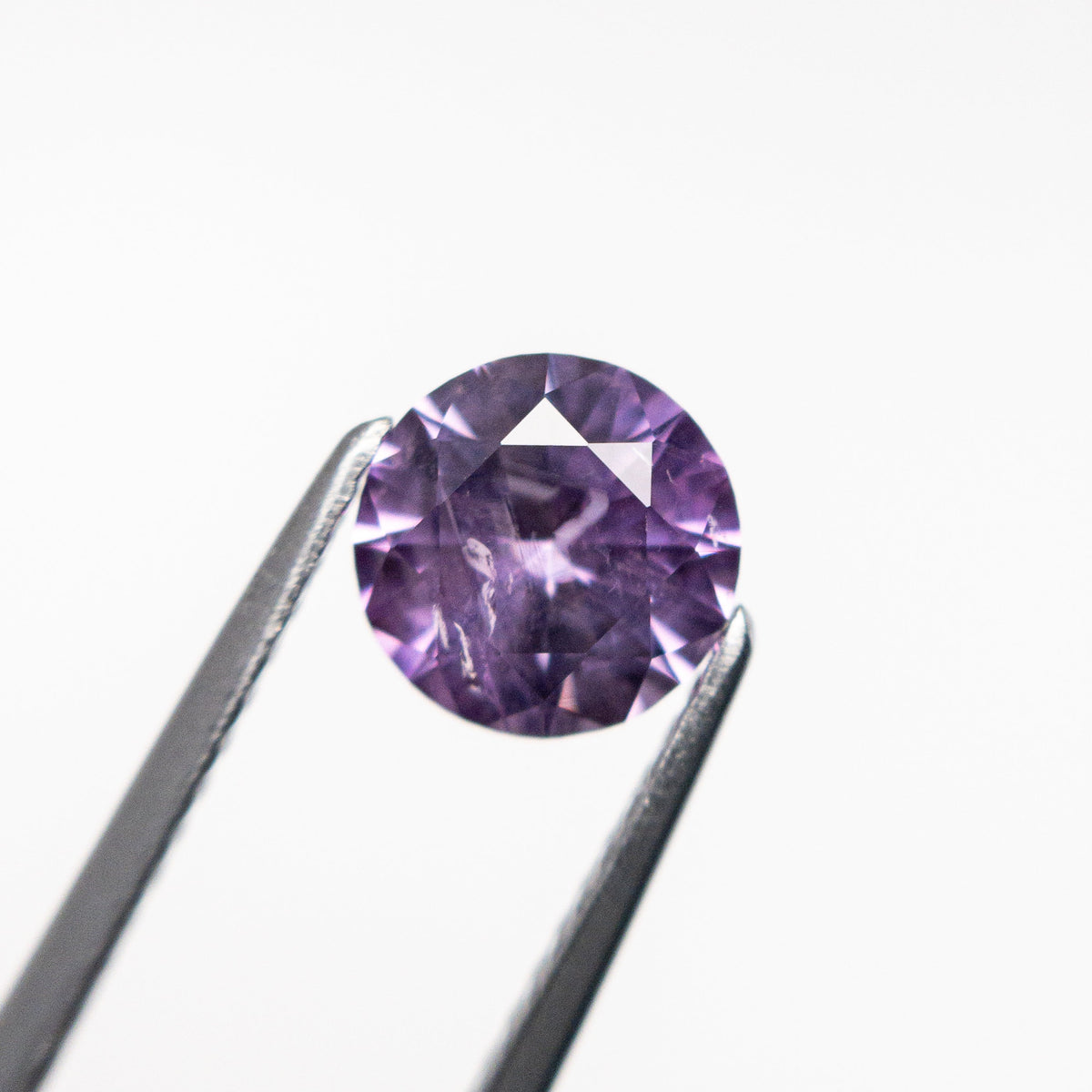 
            1.15ct 6.30x6.29x4.02mm Round Brilliant Sapphire 22285-01