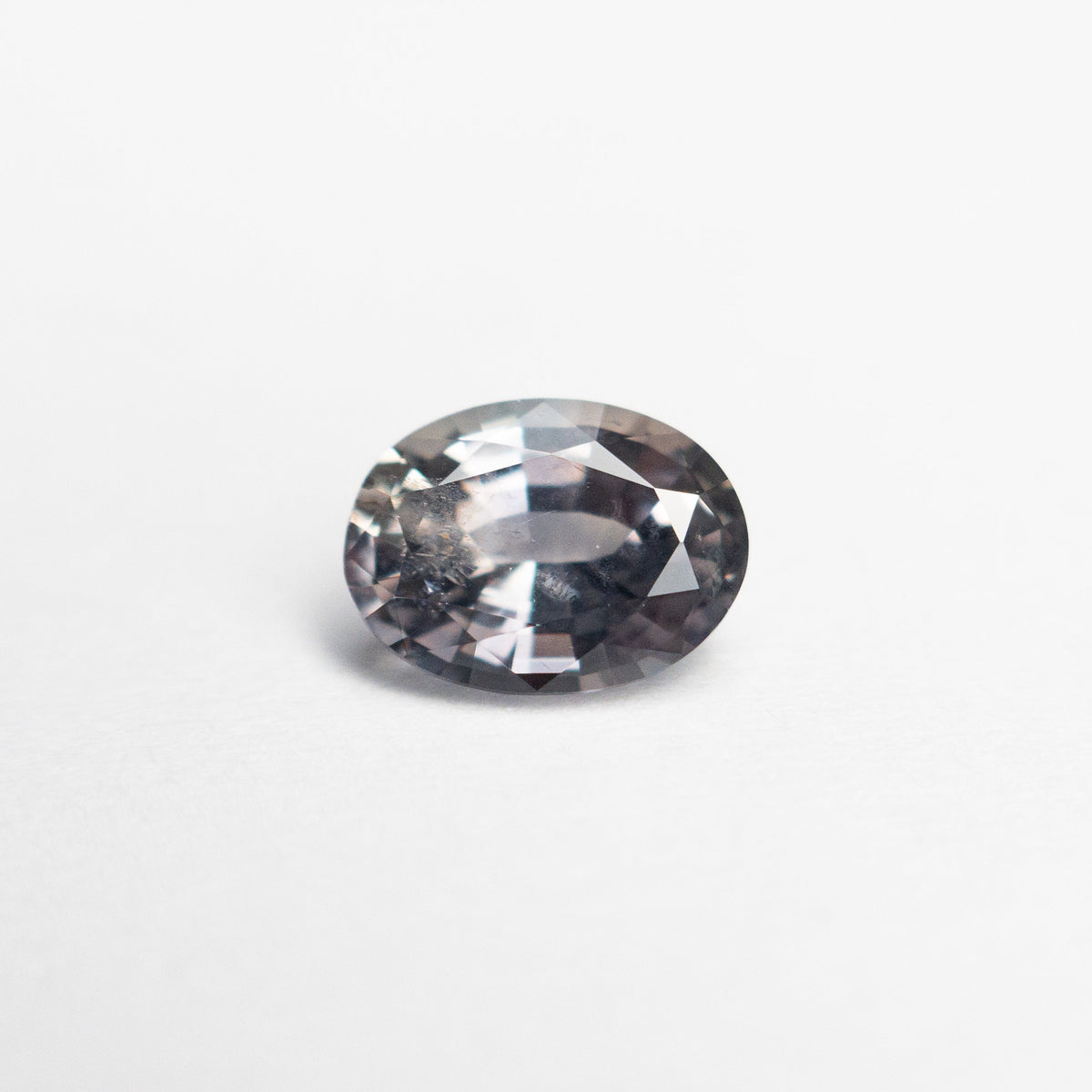 
            0.91ct 6.77x5.06x3.35mm Oval Brilliant Sapphire 22696-03