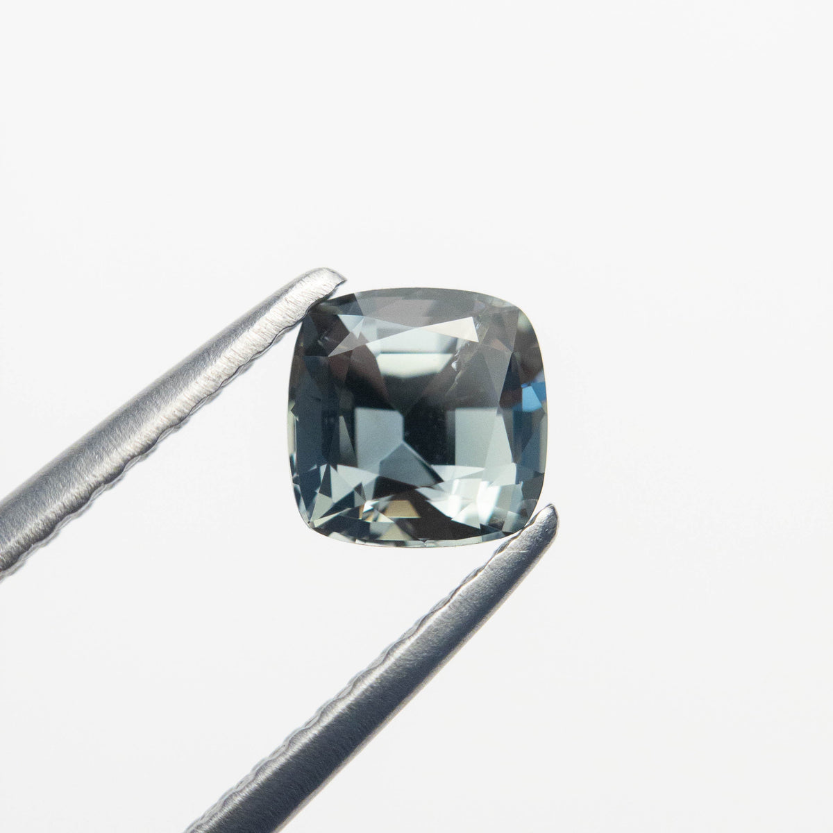 
            0.86ct 5.15x5.12x3.60mm Cushion Brilliant Sapphire 23045-01