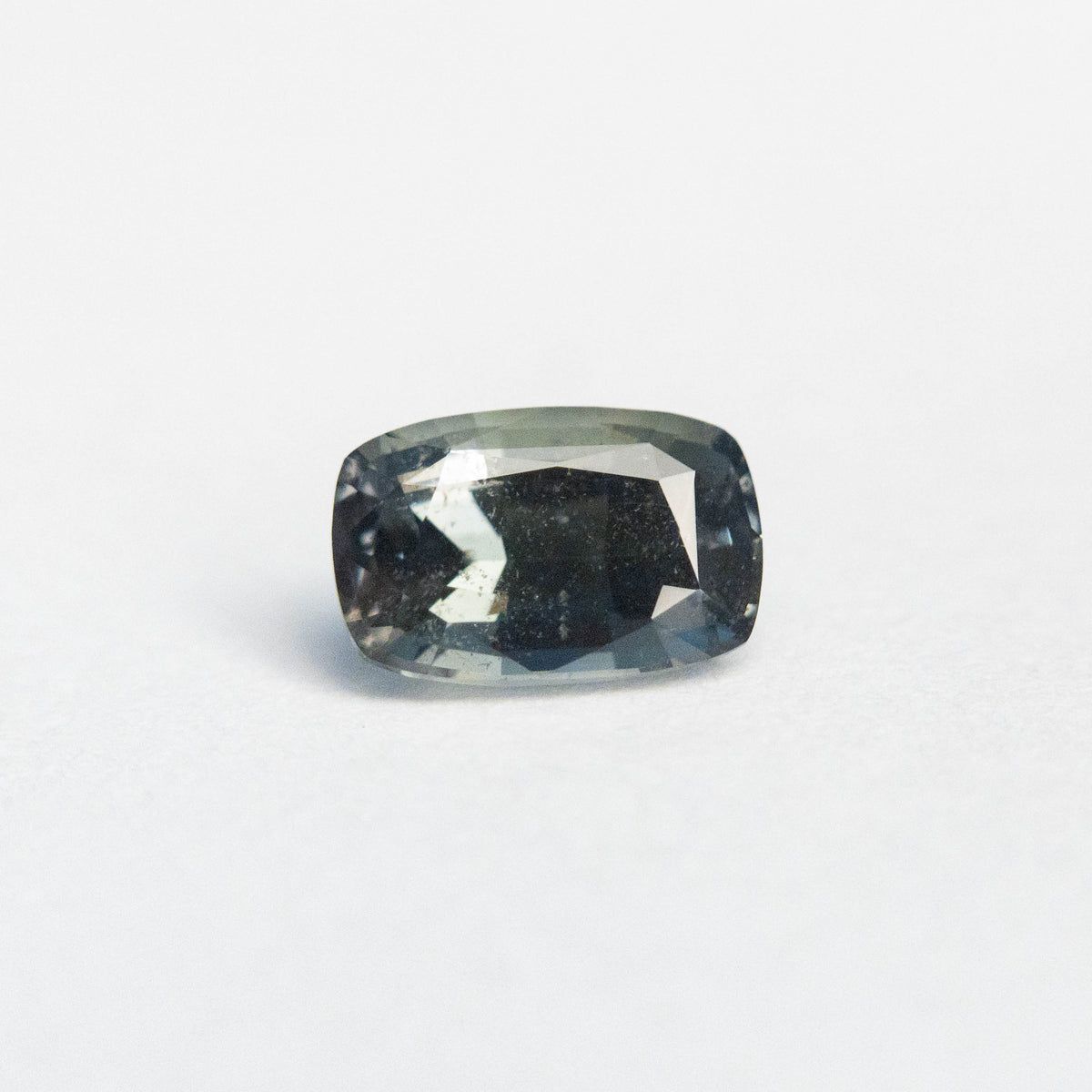 
            0.96ct 6.61x4.32x3.50mm Cushion Brilliant Sapphire 23050-01