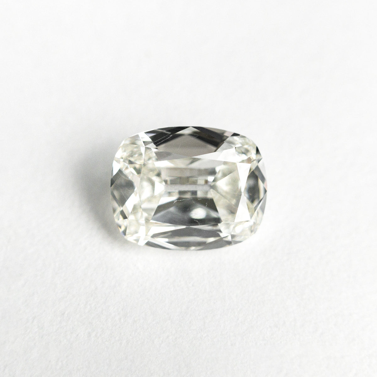 
            1.04ct 6.92x5.49x2.97mm SI2 H Modern Antique Old Mine Cut 23415-01