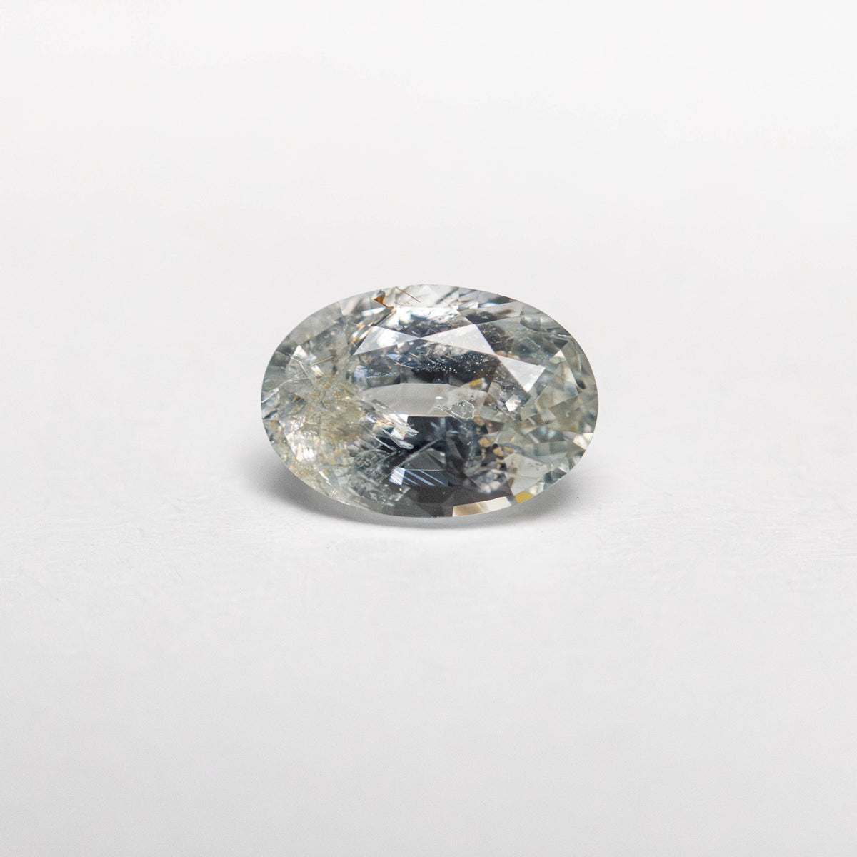 
            0.78ct 6.56x4.58x3.23mm Oval Brilliant Sapphire 23426-48