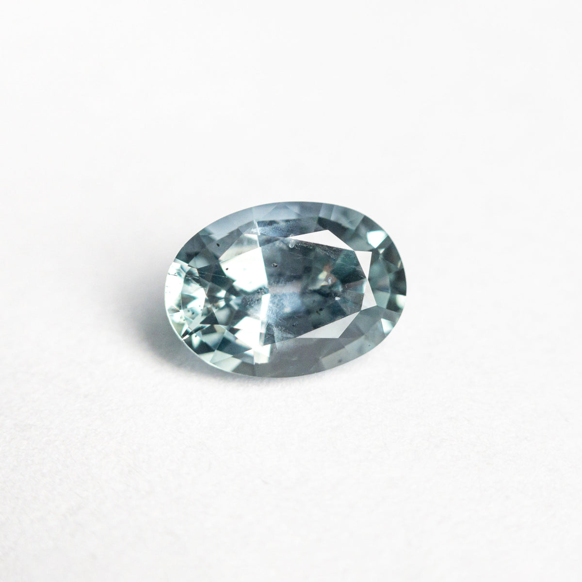 
            1.03ct 6.99x5.04x3.54mm Oval Brilliant Sapphire 23447-25