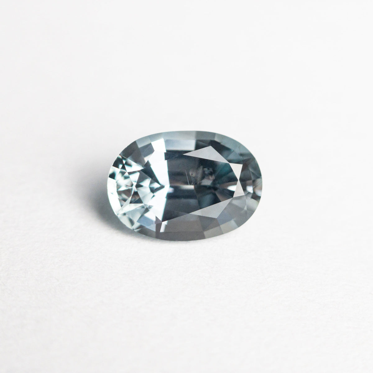 
            1.02ct 7.04x5.02x3.51mm Oval Brilliant Sapphire 23447-37