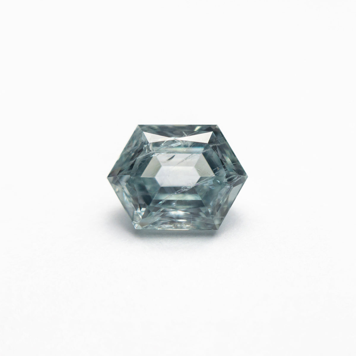 
            1.57ct 7.75x5.85x3.88mm Hexagon Brilliant Sapphire 23670-18