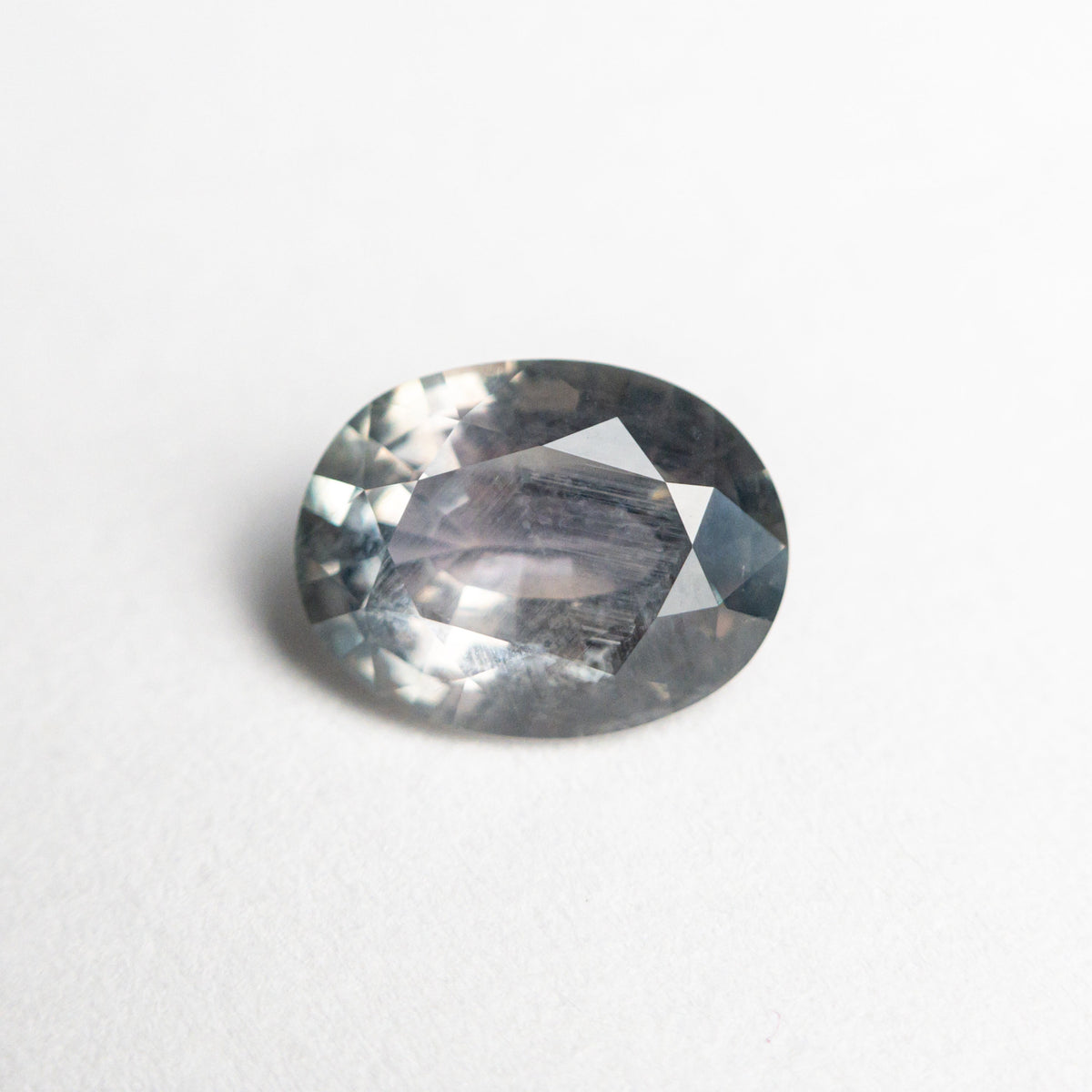 
            1.23ct 7.52x5.77x3.40mm Oval Brilliant Sapphire 23707-03