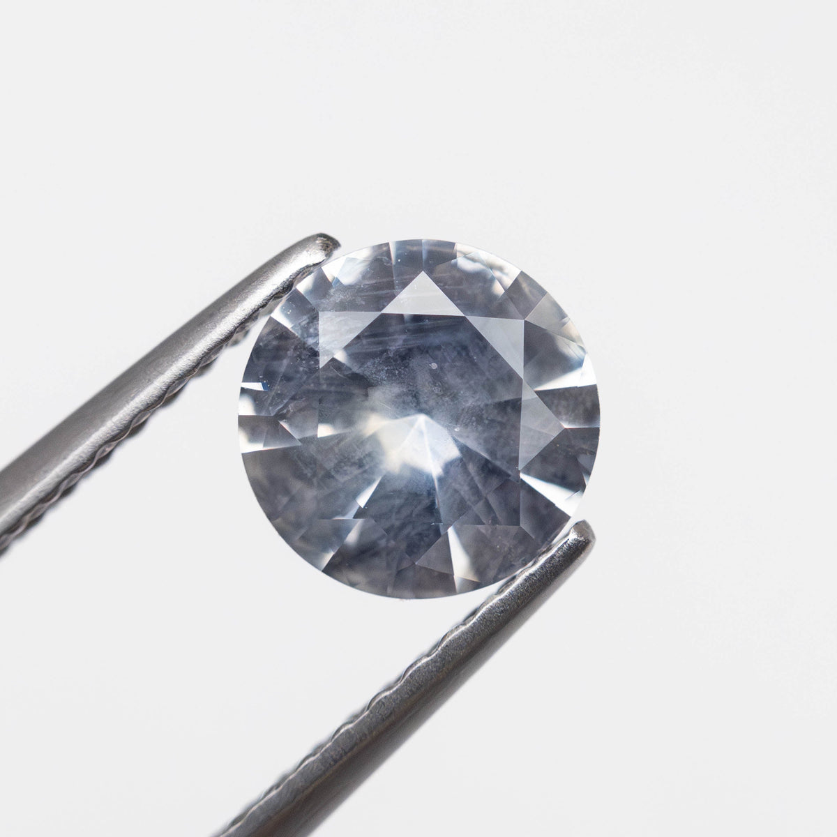 
            1.05ct 6.56x6.55x3.70mm Round Brilliant Sapphire 23711-08