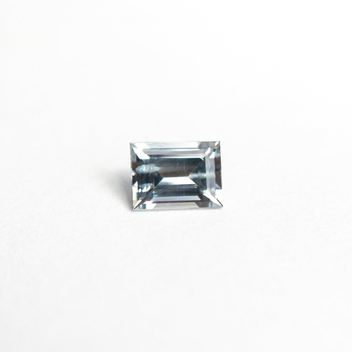 
            0.40ct 4.81x3.59x2.36mm Rectangle Step Cut Sapphire 23715-02