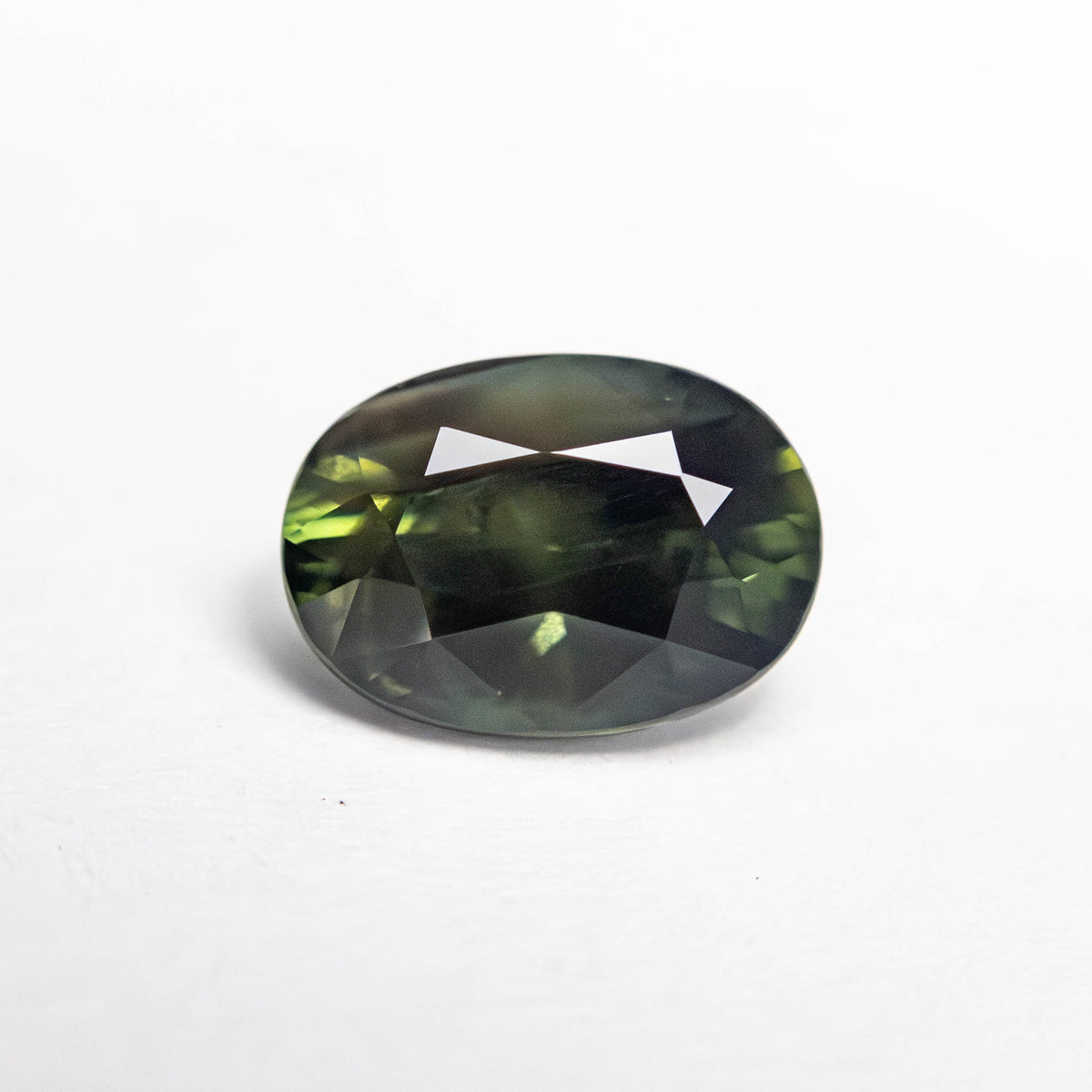 
            1.49ct 7.95x5.69x4.38mm Oval Brilliant Sapphire 23813-18