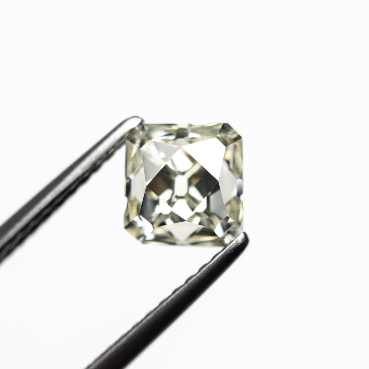 
            1.71ct 6.10x5.88x5.47mm VS1 O-P Modern Antique French Cut 24291-01