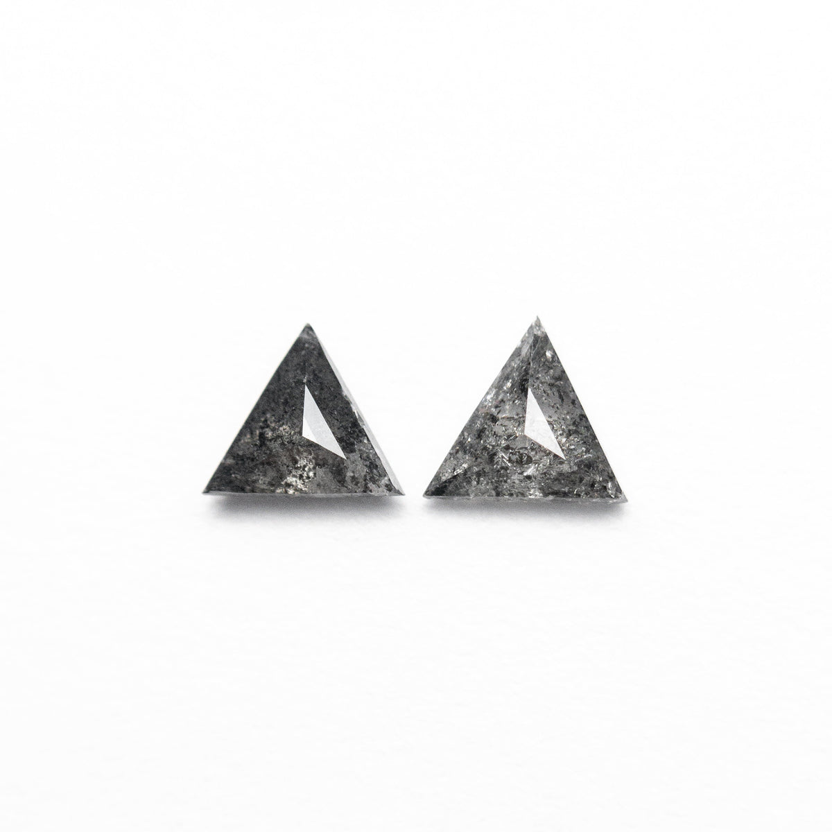 
            0.25cttw 2pc 3.54x4.06x1.51mm 4.31x3.59x1.54mm Triangle Rosecut Matching Pair 24488-01