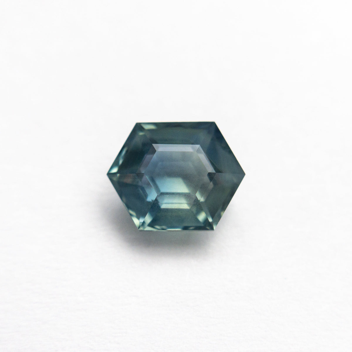 
            1.44ct 7.36x5.82x3.81mm Hexagon Step Cut Sapphire 25072-02