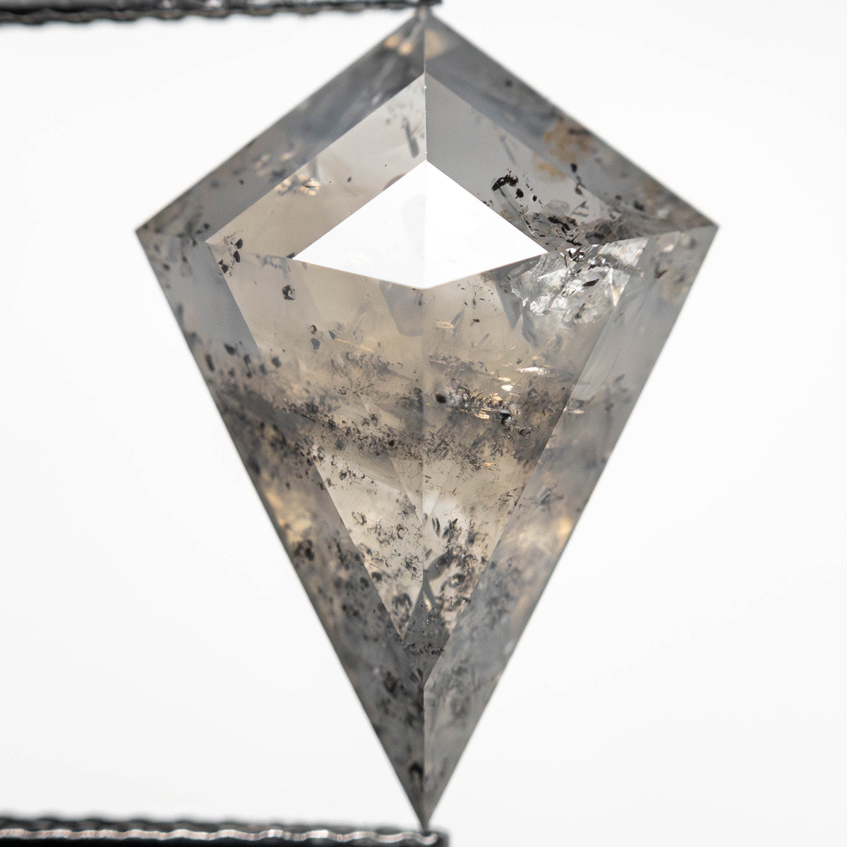 
            4.45ct 15.37x10.96x4.96mm Kite Rosecut 25092-01