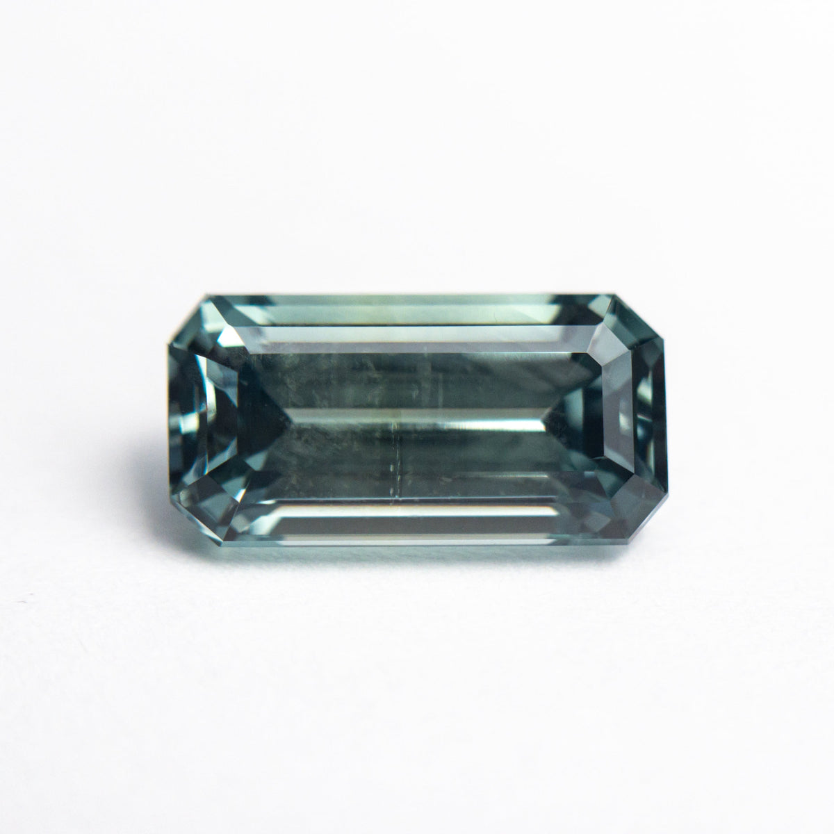 
            3.59ct 11.04x5.67x5.03mm Cut Corner Rectangle Step Cut Sapphire 25174-03