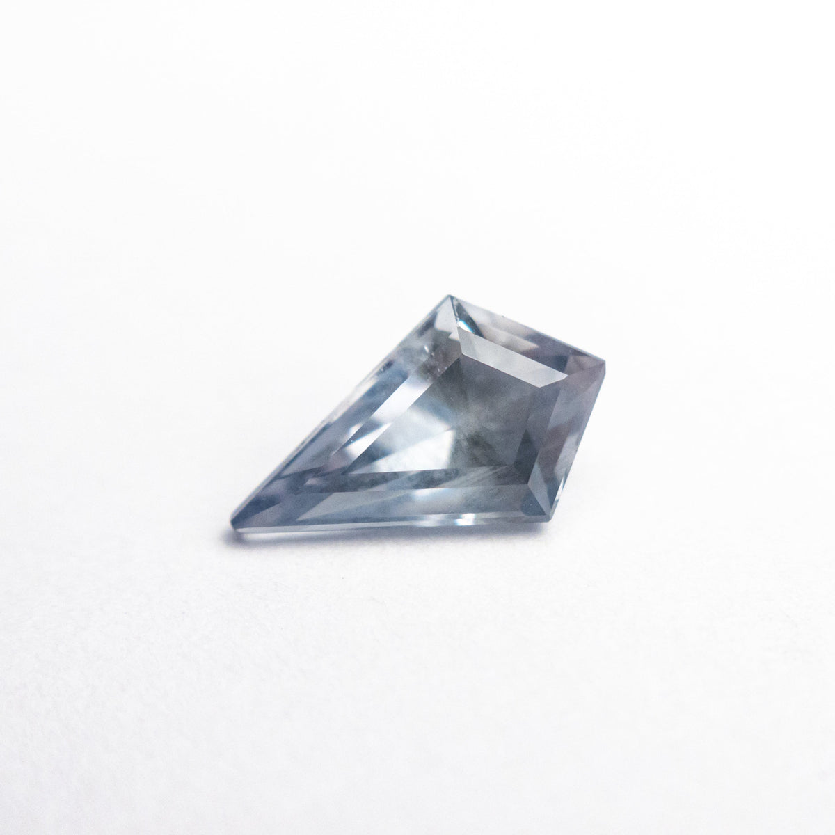 
            1.00ct 8.91x5.44x3.88mm Kite Step Cut Sapphire 25175-08