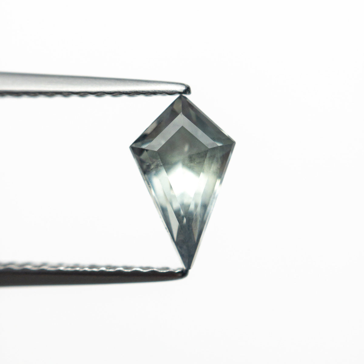 
            1.00ct 8.91x5.44x3.88mm Kite Step Cut Sapphire 25175-08