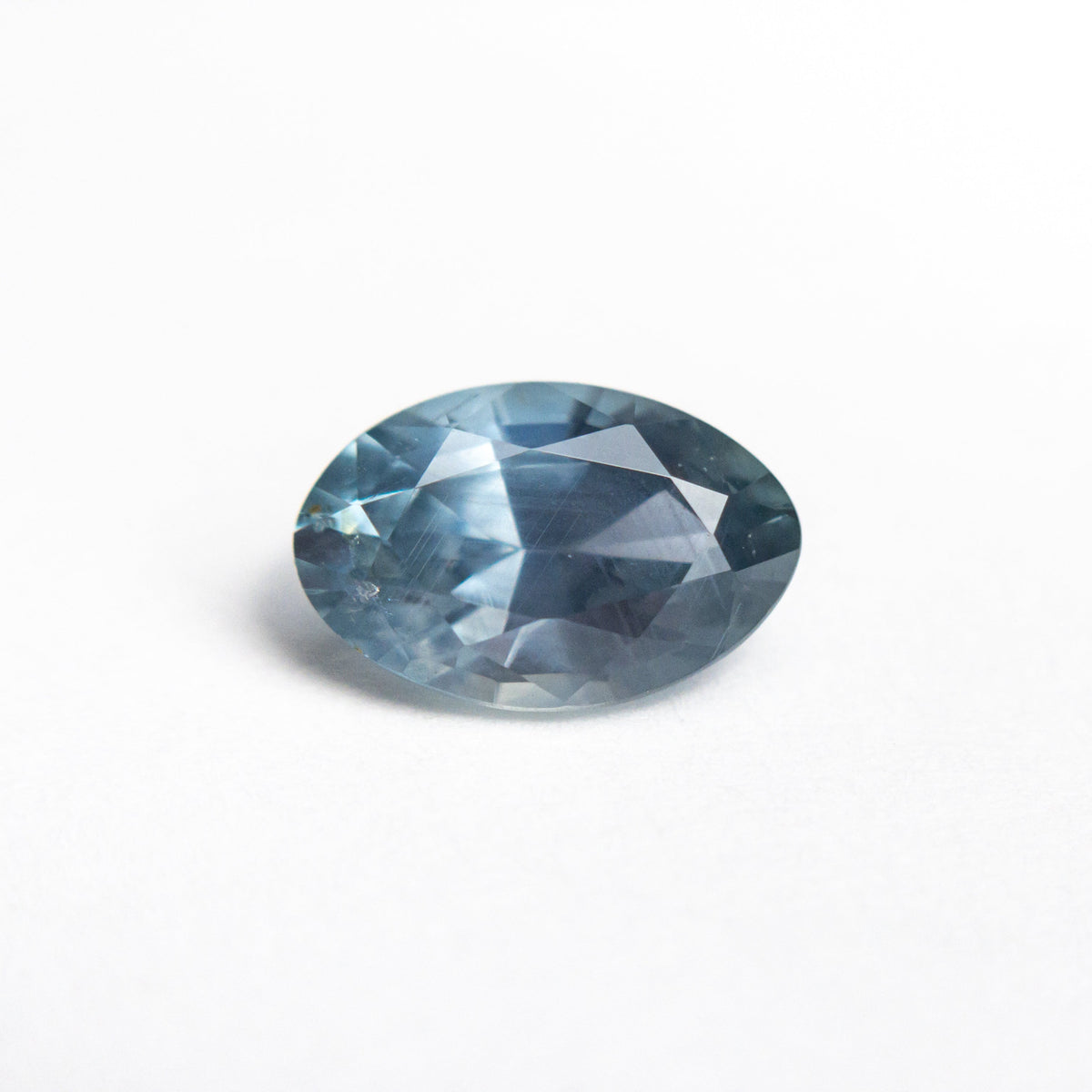 
            1.61ct 8.74x5.73x4.25mm Oval Brilliant Sapphire 25175-13