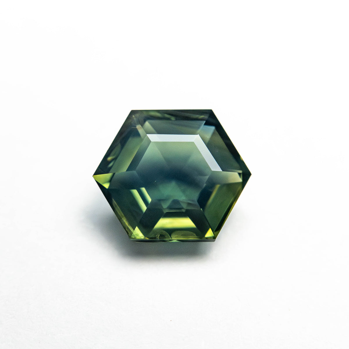 
            1.58ct 7.54x6.35x3.73mm Hexagon Step Cut Sapphire 25208-02