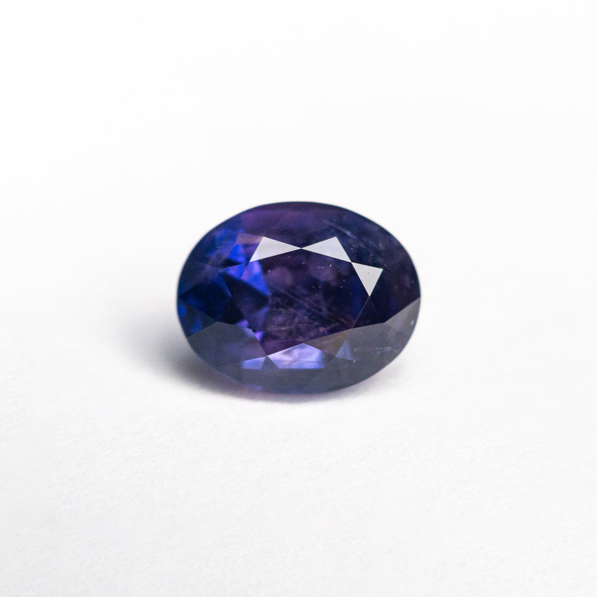 
            2.59ct 8.51x6.70x5.53mm Oval Brilliant Sapphire 25251-01