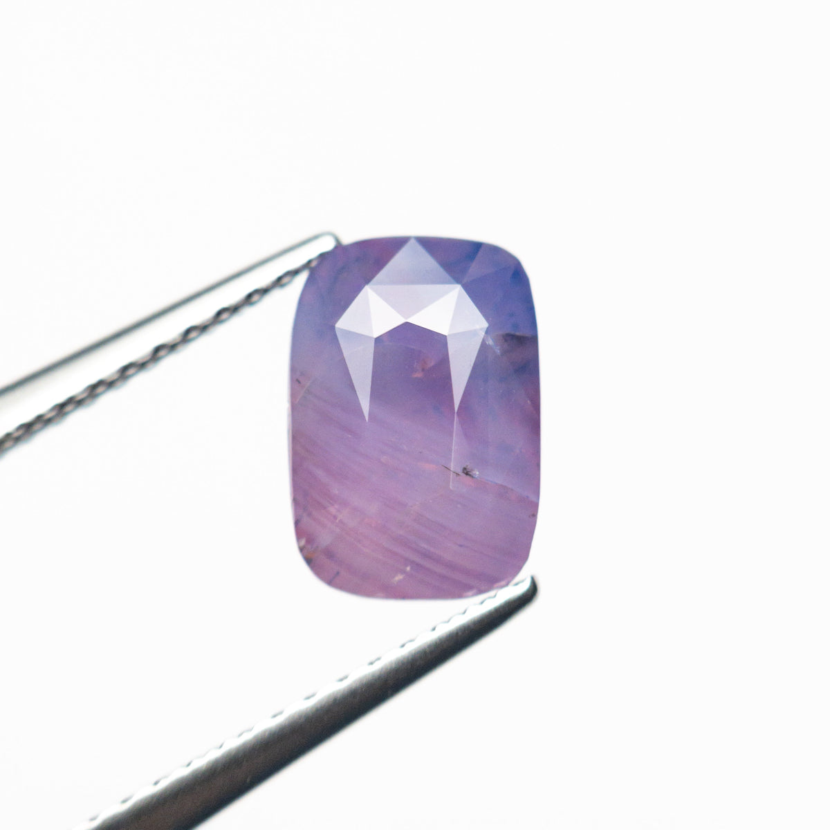 
            2.61ct 8.69x5.99x5.03mm Cushion Brilliant Sapphire 25260-01