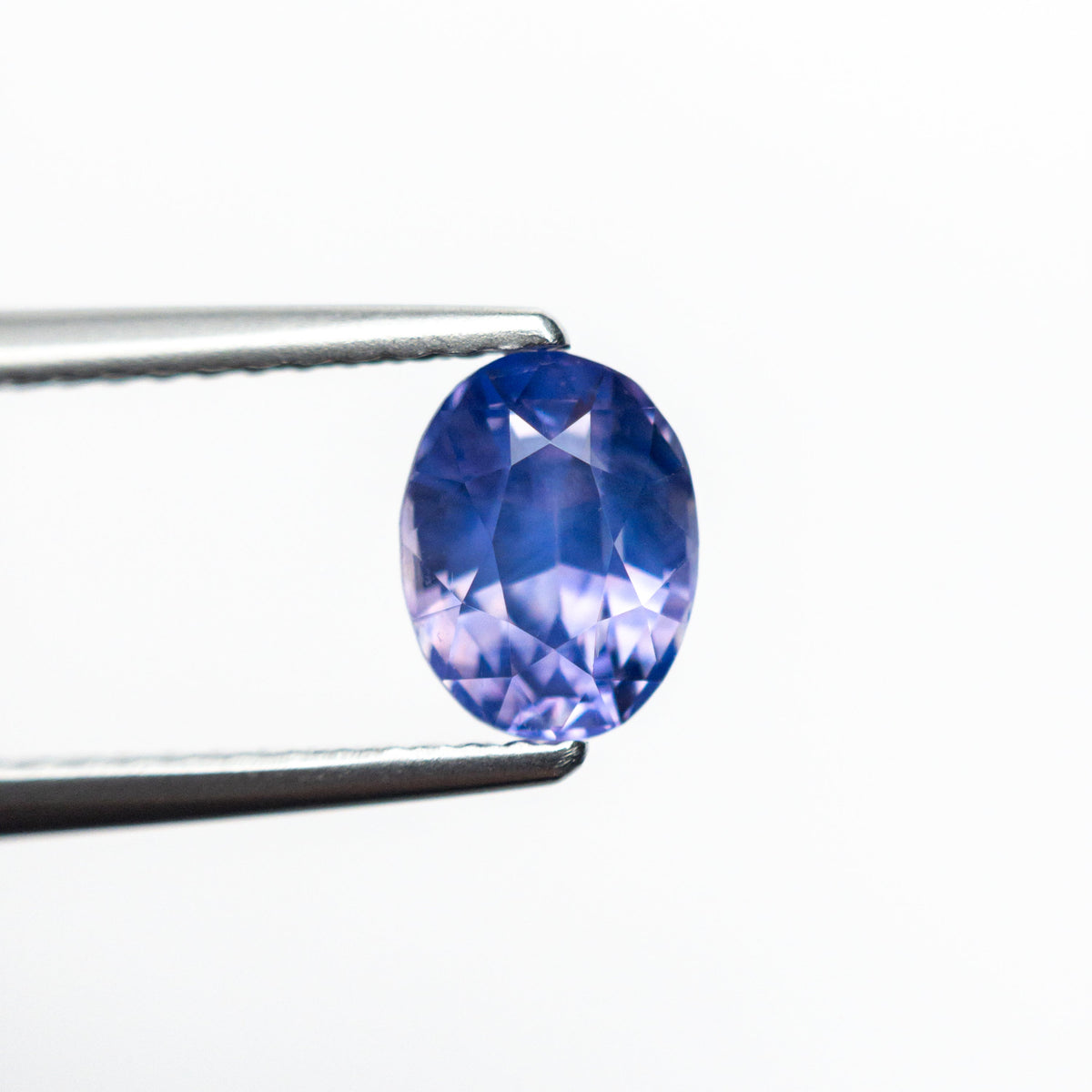 
            1.17ct 6.72x5.15x4.12mm Oval Brilliant Sapphire 25297-01