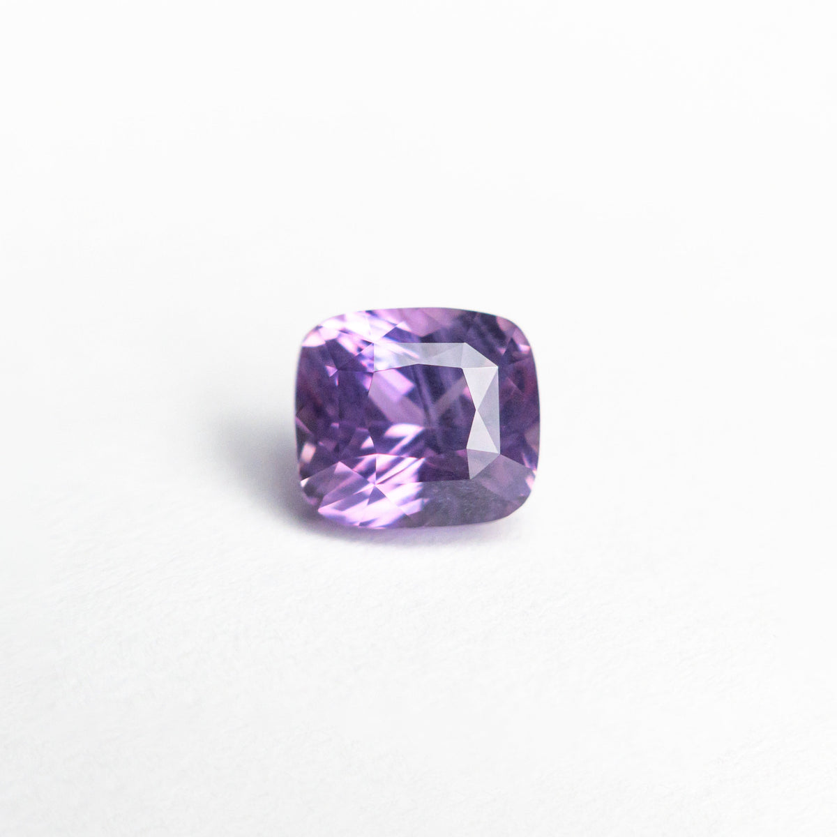 
            1.33ct 5.95x5.37x4.47mm Cushion Brilliant Sapphire 25321-01