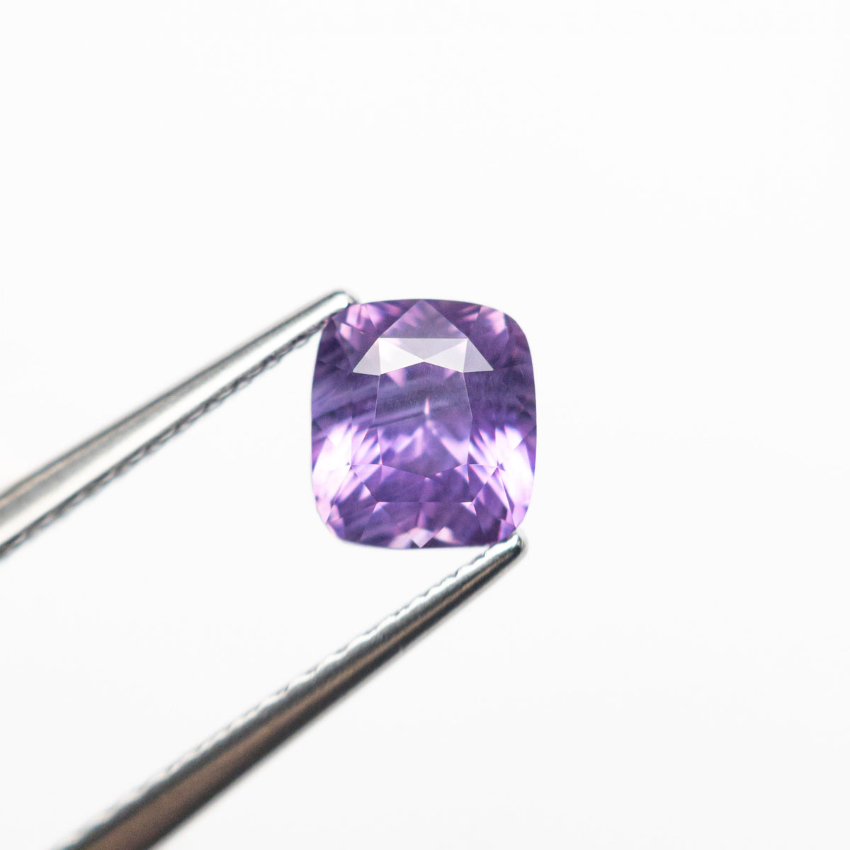 
            1.33ct 5.95x5.37x4.47mm Cushion Brilliant Sapphire 25321-01